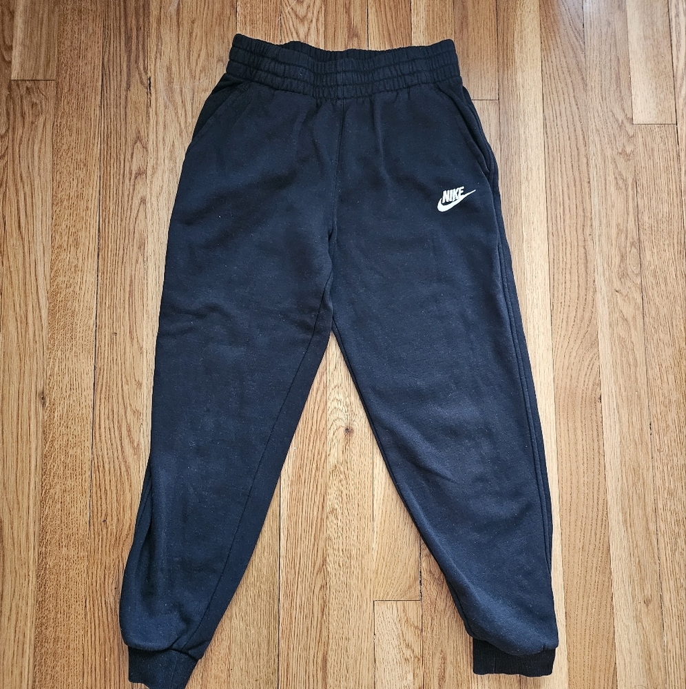 Nike Girls Sweatpants/Joggers Medium size in Black color
